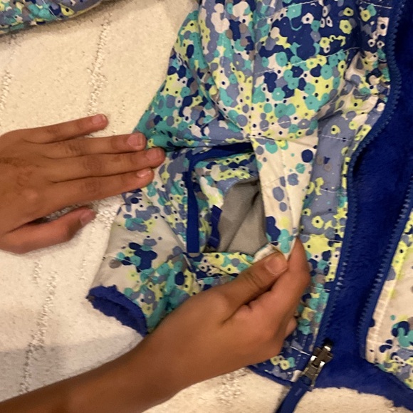 The North Face Kids Puffer Jacket - Blue and Green Floral - Picture 2 of 4